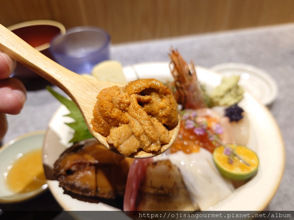 [食記]運動公園旁隱巷排隊丼飯/新北新莊/終於‧衷魚