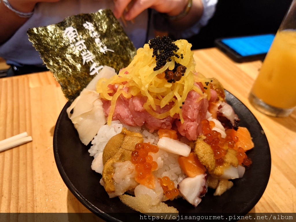 [食記]築地場外市場可三吃海鮮丼/東京中央區/築地虎杖魚河岸