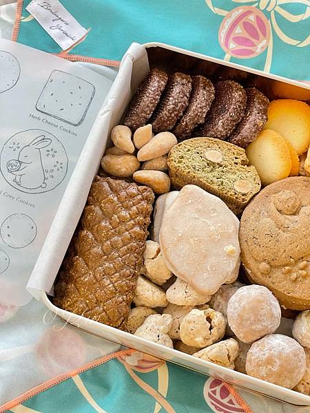 ( 🍪 ) 鐵盒餅乾收藏,以『鞠』為主題𓌅𓈒 𓏸 順道パン ( 🍪 ) 鐵盒餅乾收藏,以『鞠』為主題𓌅𓈒 𓏸 順道パン