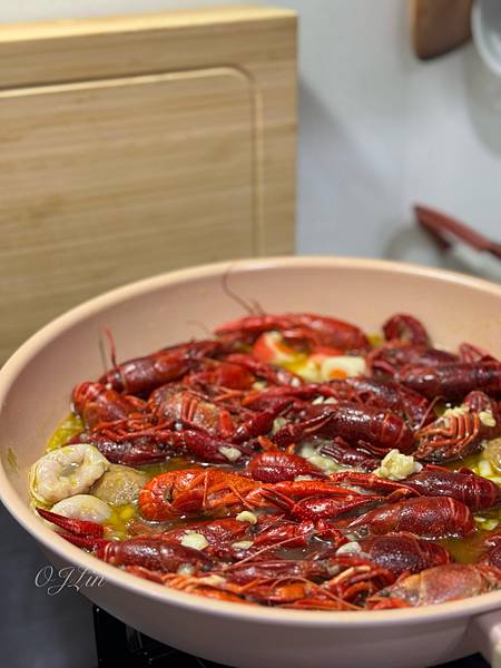 ( 🦞 )蒜蓉小龍蝦🦞肉質扎實Q彈又鮮嫩,濃郁蒜香下酒好菜太