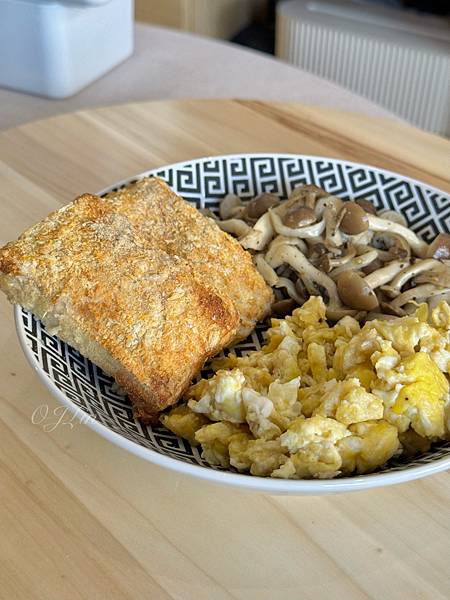 ( 🦞 )蒜蓉小龍蝦🦞肉質扎實Q彈又鮮嫩,濃郁蒜香下酒好菜太