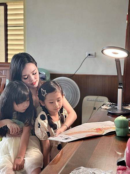 ( 💡 ) 全台首創!上下立體雙光源 全光譜智慧螢幕閱讀燈, ( 💡 ) 全台首創!上下立體雙光源 全光譜智慧螢幕閱讀燈,