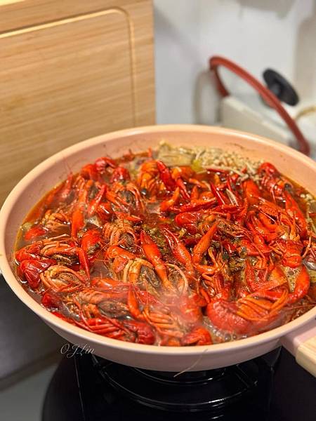 ( 🦞 )蒜蓉小龍蝦🦞肉質扎實Q彈又鮮嫩,濃郁蒜香下酒好菜太 ( 🦞 )蒜蓉小龍蝦🦞肉質扎實Q彈又鮮嫩,濃郁蒜香下酒好菜太