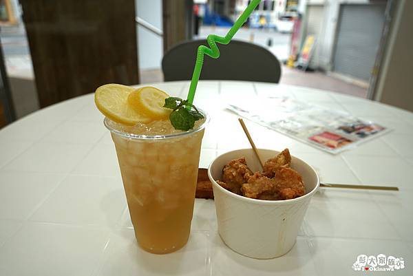 國際通  琉球王國市場  無酒精飲料+唐揚雞.jpg