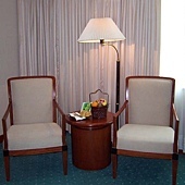 舊友遠從台南來，夜宿長榮桂冠~apple聽說