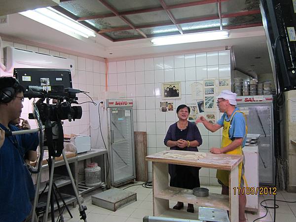 2012-9-17(一)新唐人電視台【經典天下】節目採訪49.jpg