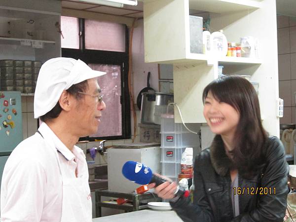 中天新聞-中壢老克明蔥油餅44.JPG