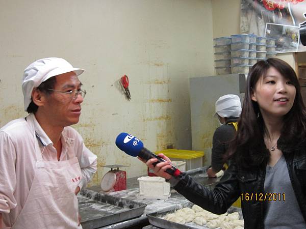 中天新聞-中壢老克明蔥油餅49.JPG