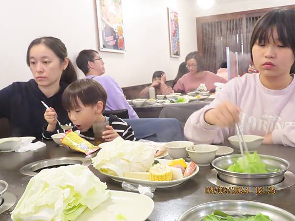 寶貝成長日記(六百八十一)夜遊新莊