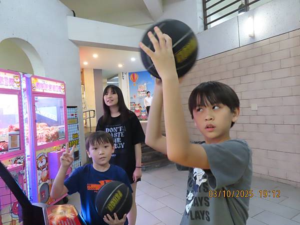 寶貝成長日記(八百三十一)中秋連假返鄉回台南