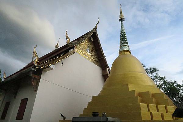 Wat Phra That Mae Yen白佛美茵寺