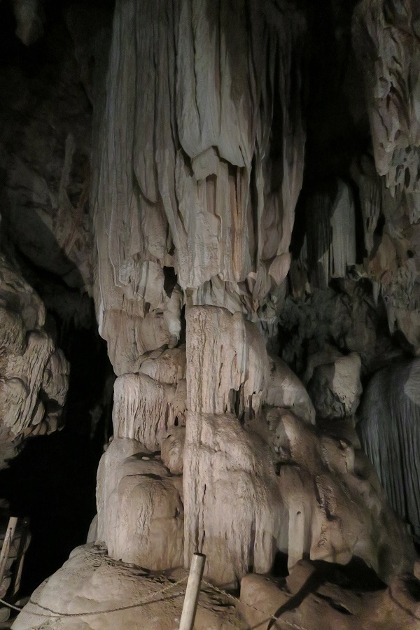 ถ้ำน้ำลอด Tham Nam Lot (Nam Lod Cave)