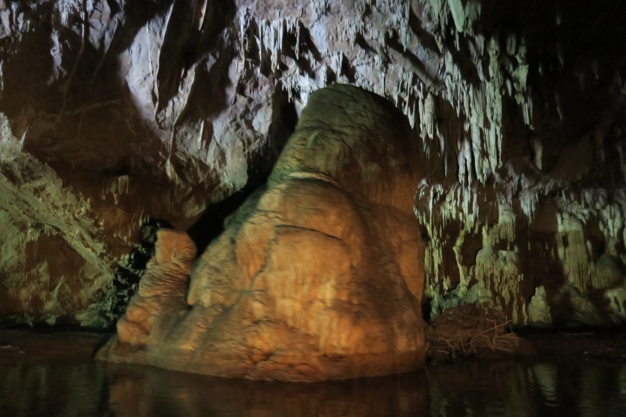 ถ้ำน้ำลอด Tham Nam Lot (Nam Lod Cave)