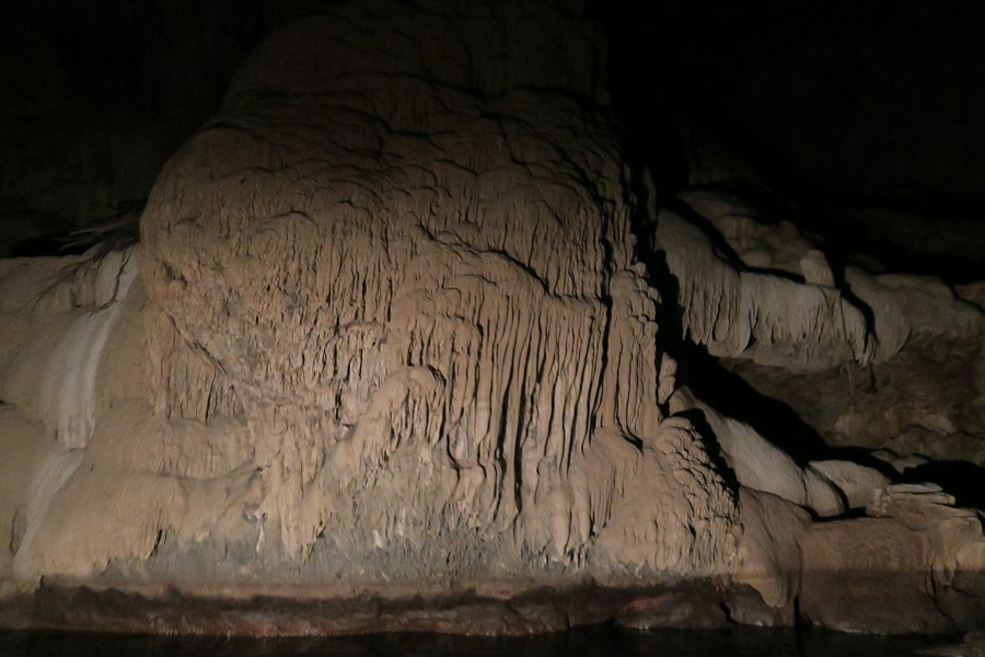 ถ้ำน้ำลอด Tham Nam Lot (Nam Lod Cave)