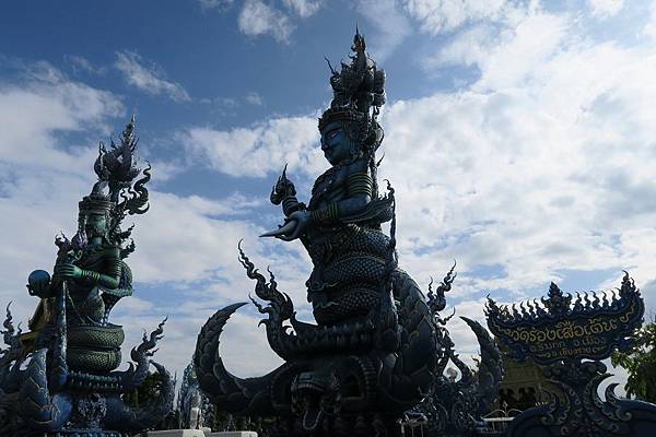 วัดร่องเสือเต้น Wat Rong Suea Ten藍廟