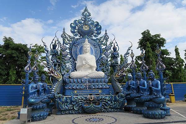 วัดร่องเสือเต้น Wat Rong Suea Ten藍廟