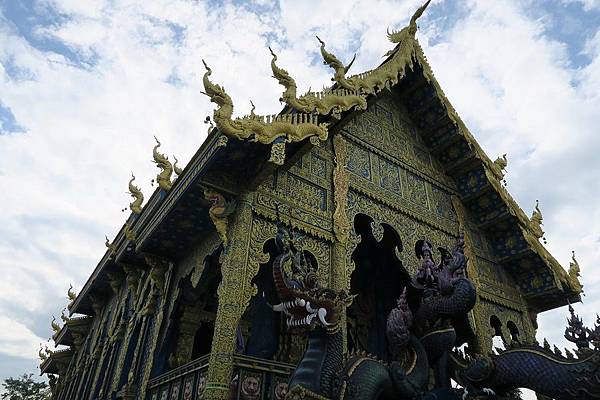 วัดร่องเสือเต้น Wat Rong Suea Ten藍廟