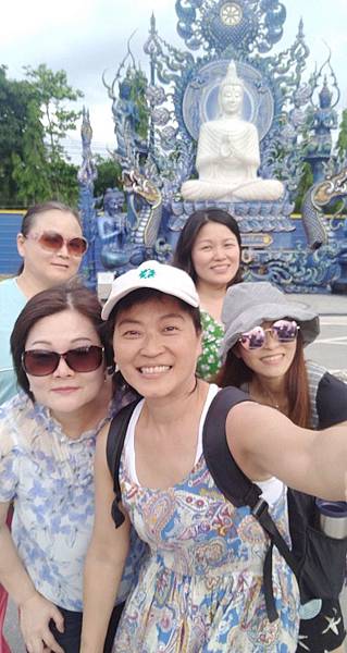 วัดร่องเสือเต้น Wat Rong Suea Ten藍廟