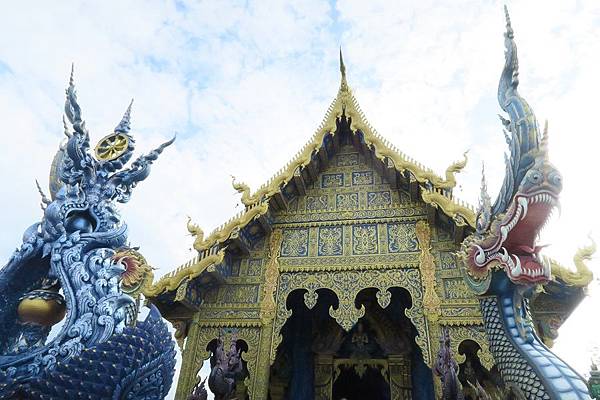 วัดร่องเสือเต้น Wat Rong Suea Ten藍廟