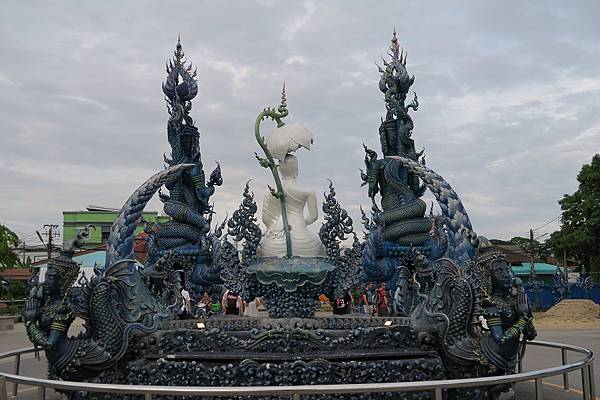 วัดร่องเสือเต้น Wat Rong Suea Ten藍廟