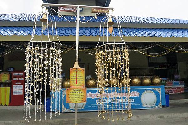 วัดร่องเสือเต้น Wat Rong Suea Ten藍廟