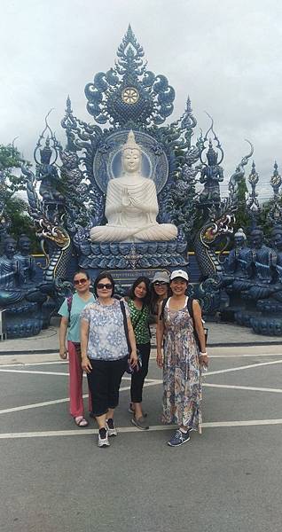 วัดร่องเสือเต้น Wat Rong Suea Ten藍廟