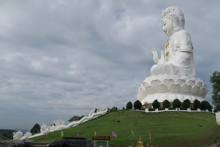 วัดห้วยปลากั้ง Wat Huay Pla Kang匯巴狂寺