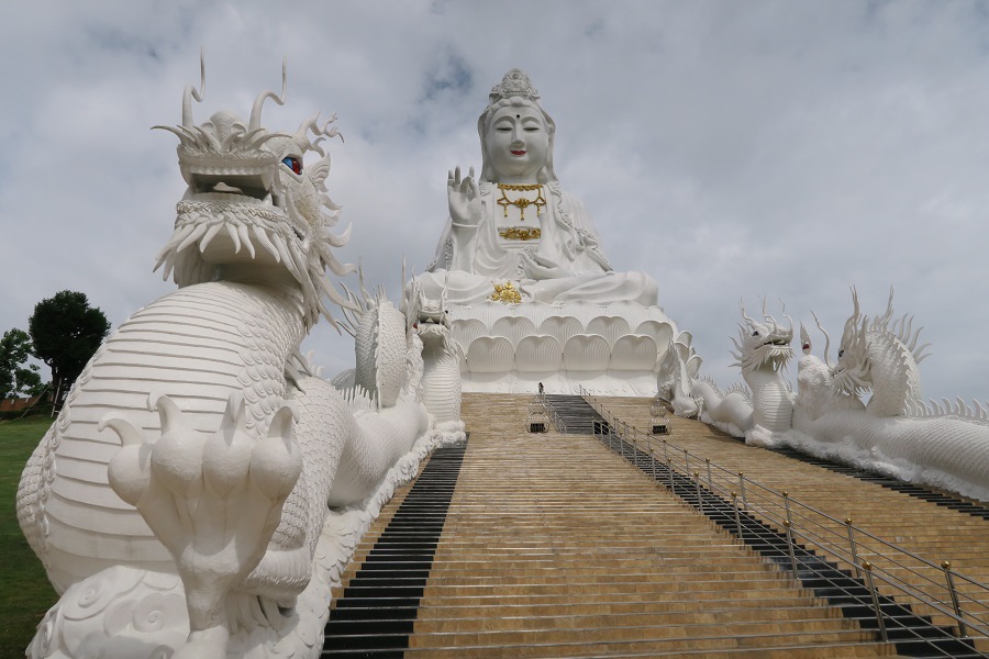 วัดห้วยปลากั้ง Wat Huay Pla Kang匯巴狂寺