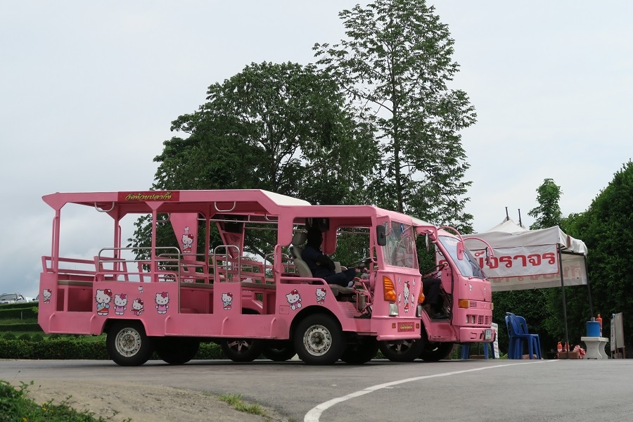 วัดห้วยปลากั้ง Wat Huay Pla Kang匯巴狂寺