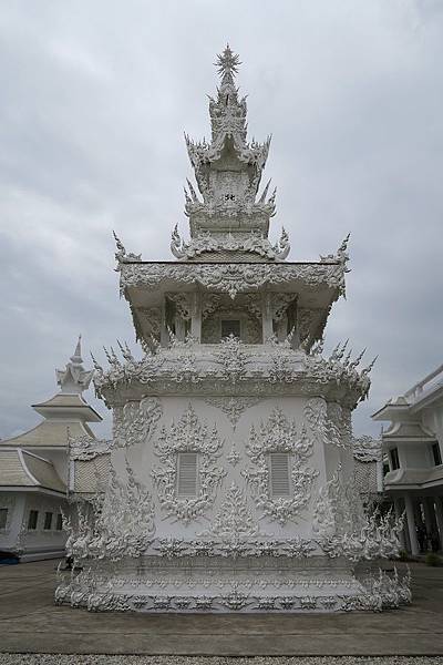 ตำบล ป่าอ้อดอนไชย Wat Rong Khun白廟