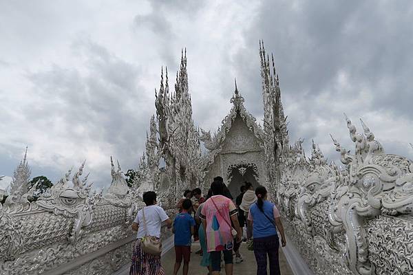 ตำบล ป่าอ้อดอนไชย Wat Rong Khun白廟