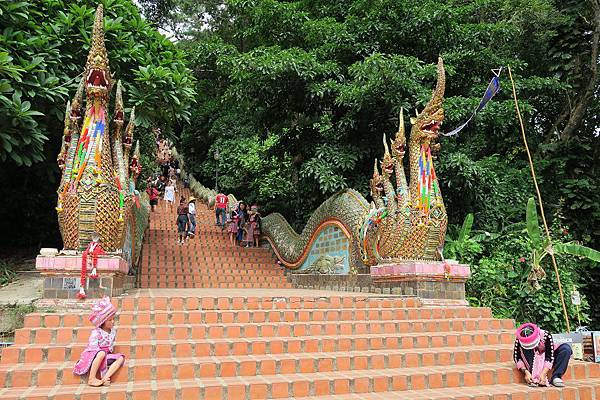 วัดพระธาตุดอยสุเทพราชวรวิหาร Wat Phrathat Doi Suthep素帖寺