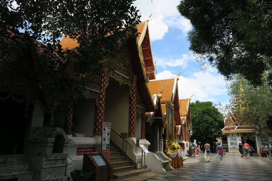 วัดพระธาตุดอยสุเทพราชวรวิหาร Wat Phrathat Doi Suthep素帖寺