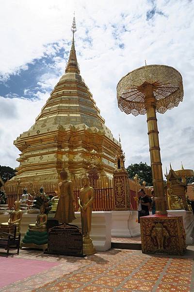 วัดพระธาตุดอยสุเทพราชวรวิหาร Wat Phrathat Doi Suthep素帖寺