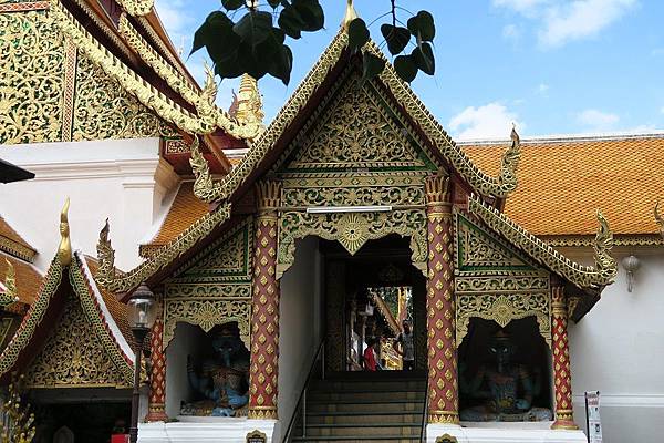 วัดพระธาตุดอยสุเทพราชวรวิหาร Wat Phrathat Doi Suthep素帖寺