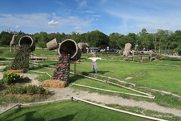 ค่ายพักแรมห้วยตึงเฒ่าHuai Tung Tao Campground 惠登套草垛地景