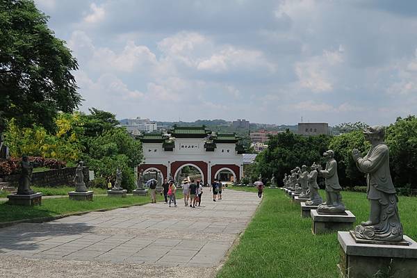 八卦山牌樓