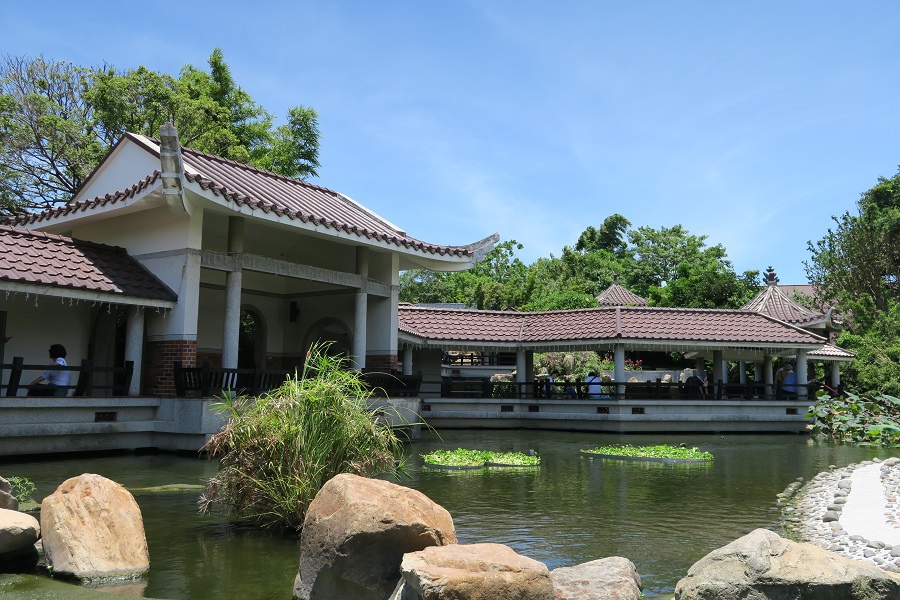 水池曲橋