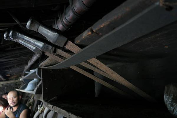 野銀部落地下屋