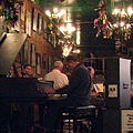 到市中心有Live Jazz Band 的餐廳
