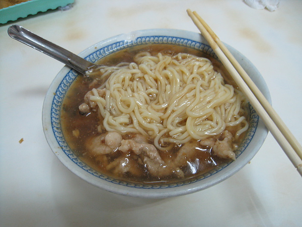 肉羹麵吃完還不飽