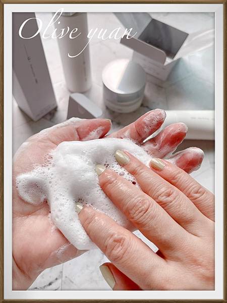 【觀玲老師推好物】這次分享的產品中，有一款油、美白精華、化妝