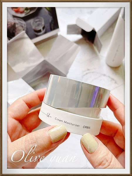 【觀玲老師推好物】這次分享的產品中，有一款油、美白精華、化妝