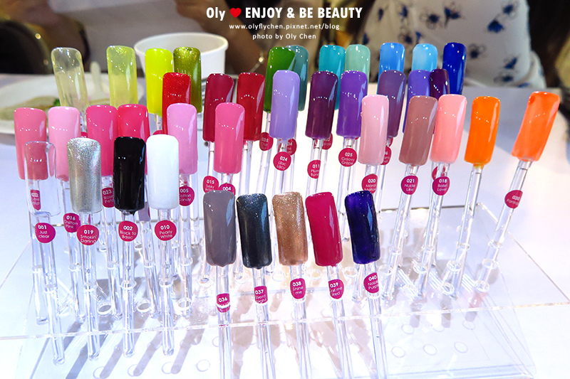 Bunny&Bunny甜心甲油膠,三合一光療膠,立體毛衣編織、幾何金屬光療彩繪 Bunny&Bunny甜心甲油膠,三合一光療膠,立體毛衣編織、幾何金屬光療彩繪