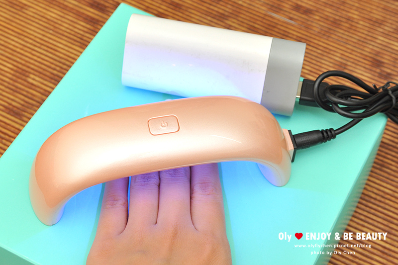 Bunny&Bunny甜心甲油膠，三合一光療膠，立體毛衣編織、幾何金屬光療彩繪