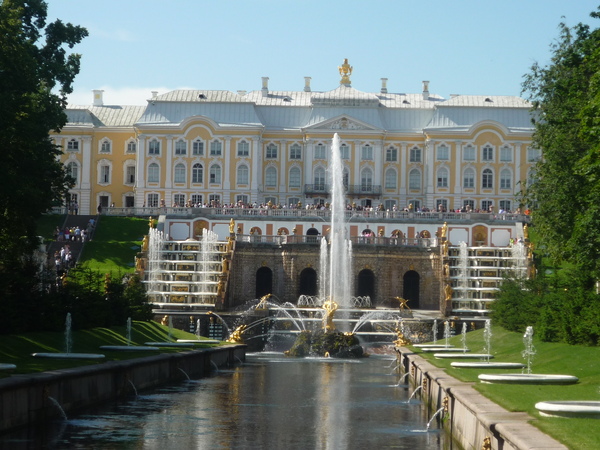 Grand Peterhof Castle & Grand Cascade Fountain view