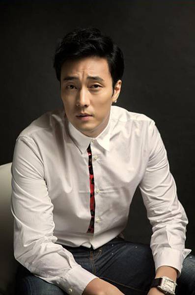 20140901-showbiz-cover-so-ji-sub-08.jpg