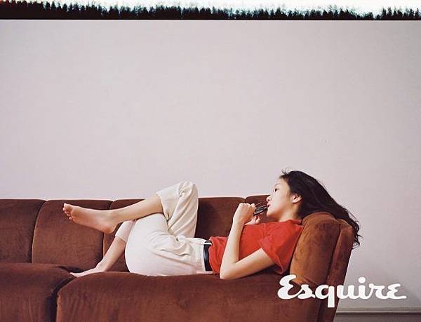 esquire-2018-07-people-kimgoeun-001-640x489