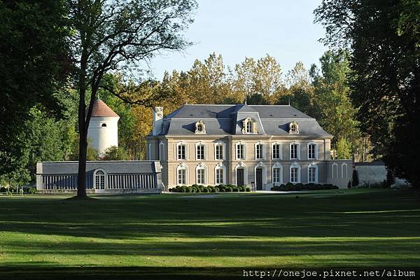 Manoir facade parc Jolyot