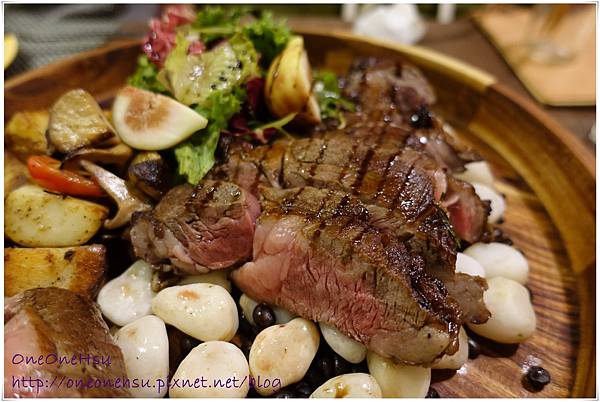 Turning table (23).JPG Turning table (23).JPG